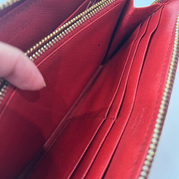 【9.26】 Preowned Prada wallet - Picture 11 of 16